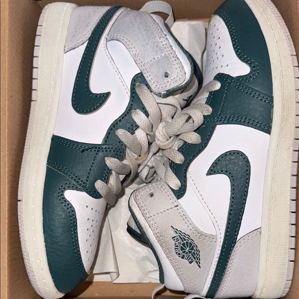 Jordan Kids Sneakers - Green and White
